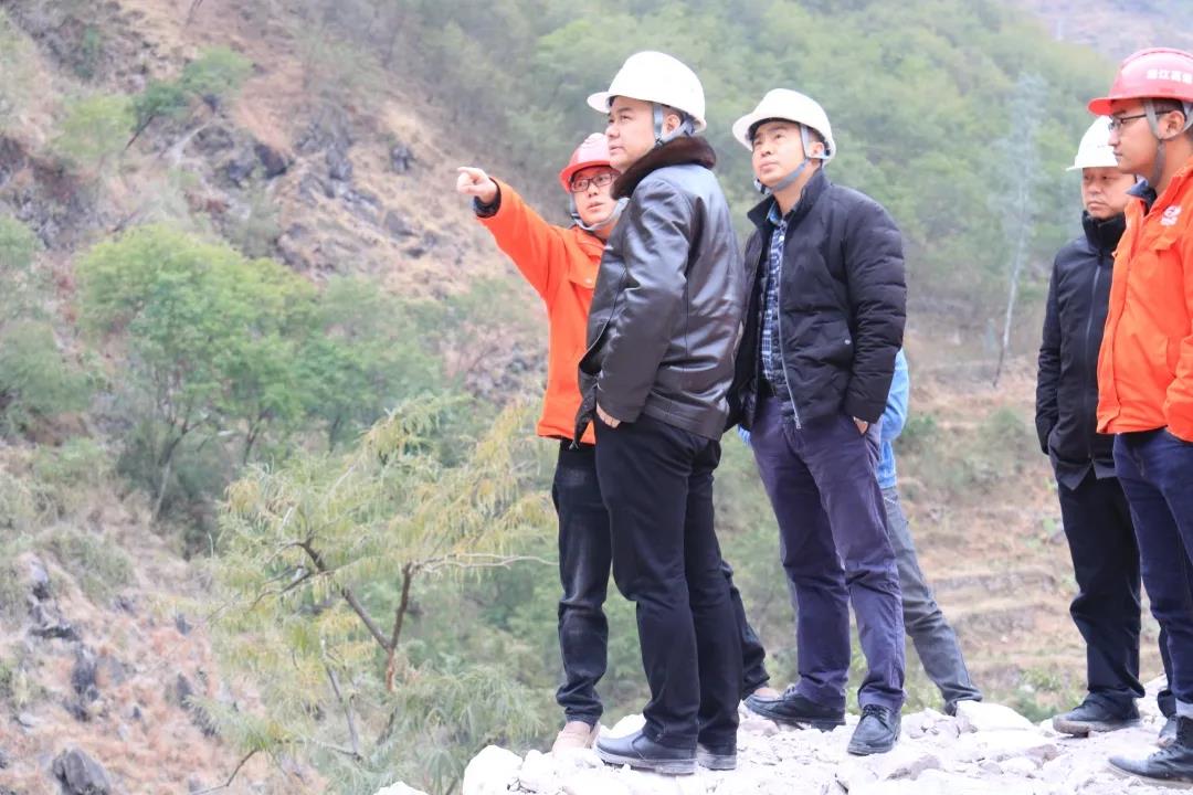 川交路橋黨委委員、董事、總工程師汪碧云赴沿江高速金寧段ZCB1-5項目檢查指導(dǎo)工作