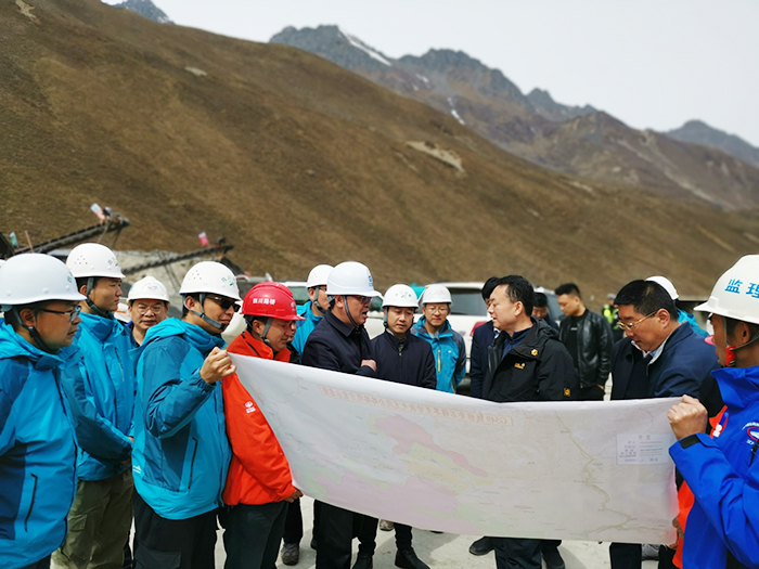 甘孜州委委員、常委、書記沈陽到九石路TJ3標(biāo)檢查指導(dǎo)工作